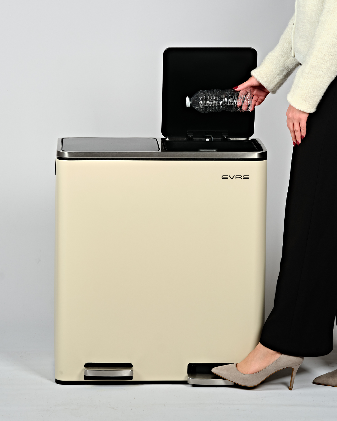 Hands-Free Cream Kitchen Bin