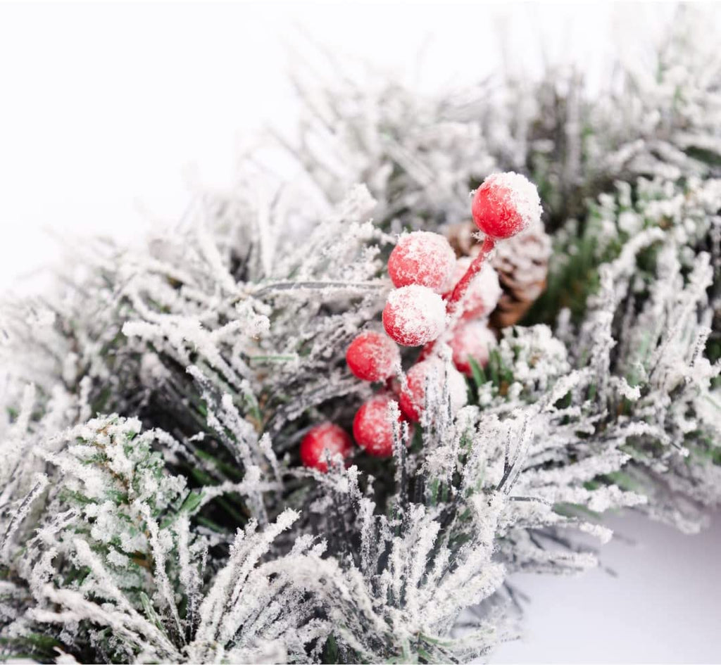 EVRE 50 cm Artificial Christmas Wreath with pine berries and snow close up of detailed fir tips and realistic looking berries 